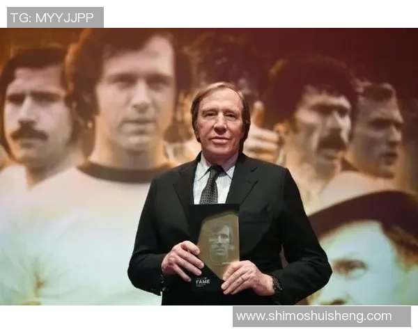 德国前足球球星代表人物及其传奇经历与足球生涯回顾