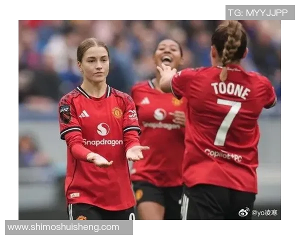 曼联女足球员简介及其在球场上的突出表现和成就分析