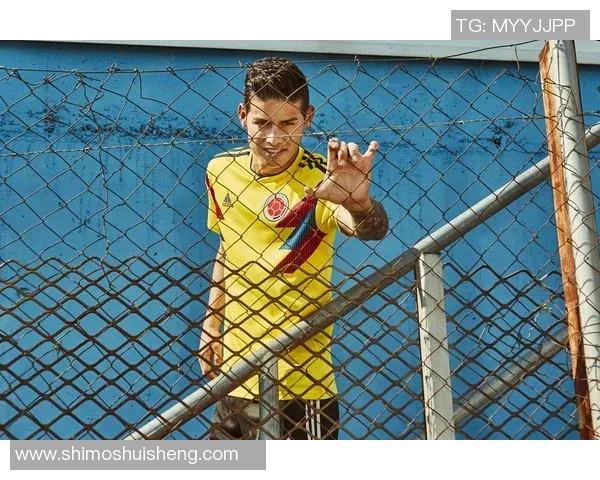 穿着足球球衣的球星们展现独特风格与场外魅力的完美融合