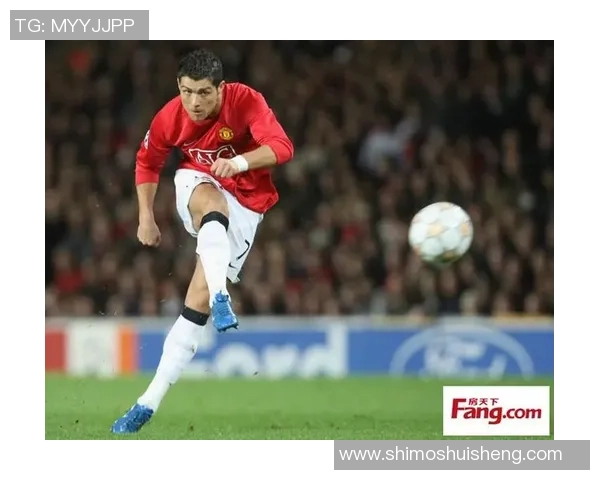 足球球星射门原声震撼再现带你感受球场激情与瞬间精彩