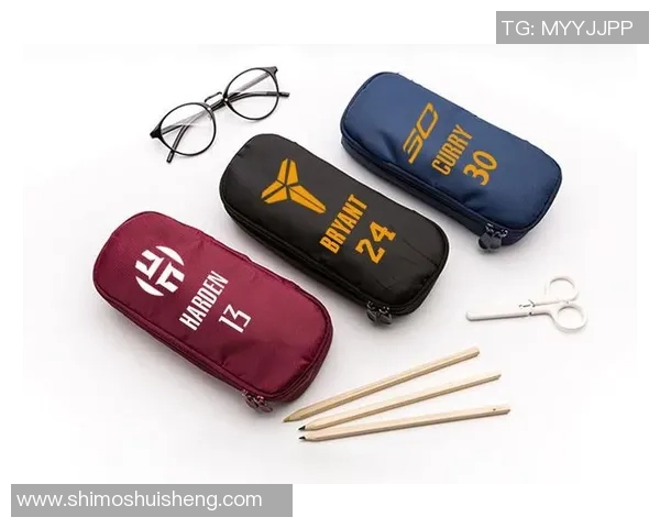 足球球星笔袋制作全过程详解 轻松DIY打造专属球迷必备神器