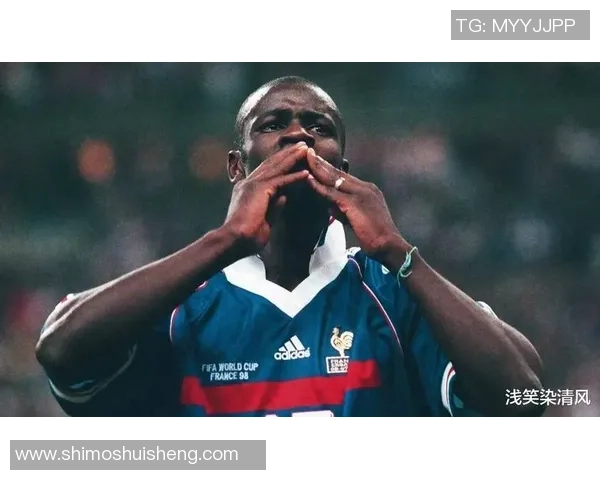 身高不高却闪耀绿茵场的足球巨星励志故事解析